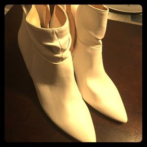 White leather booties NWOB